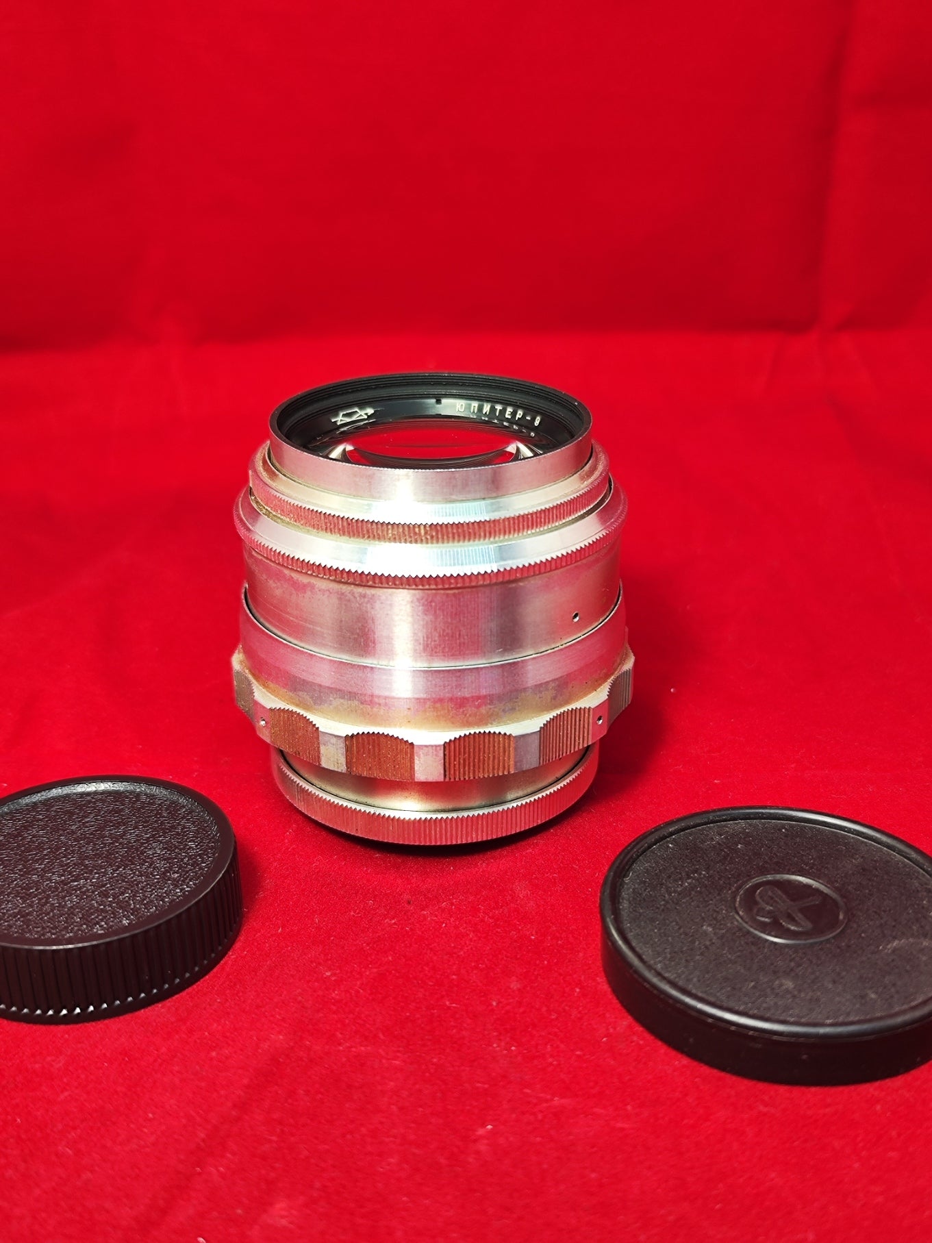 Early 1960 KMZ silver Jupiter-9 85mm f/2 SLR portrait lens M39 M42